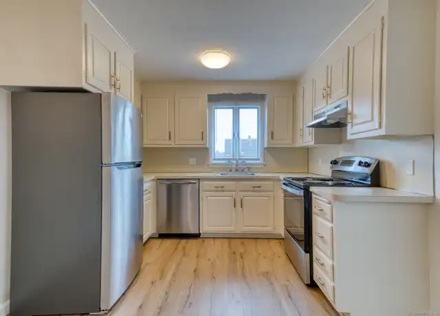 Property at 54 Oak St, Middletown, CT, 06457, 1 bed, 1 bath, [object Object]