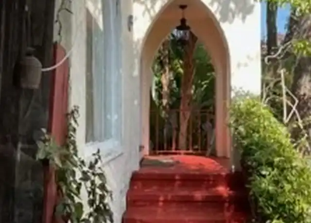 Property at 450 60th St, Oakland, CA, 94609, 2 beds, 1 bath, [object Object]