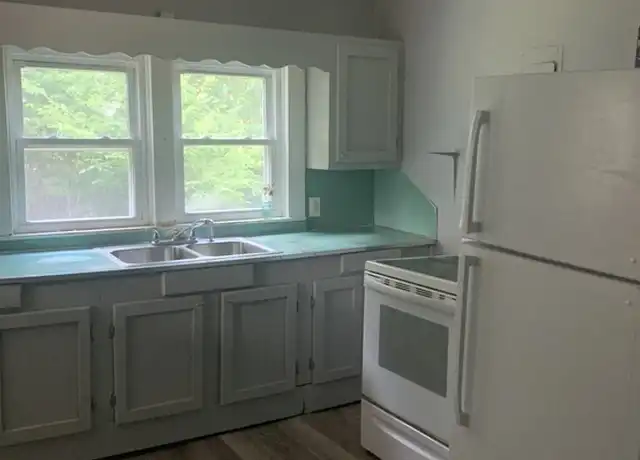 Property at 2104 W 6th Ave, Gastonia, NC, 28052, 2 beds, 1 bath, [object Object]