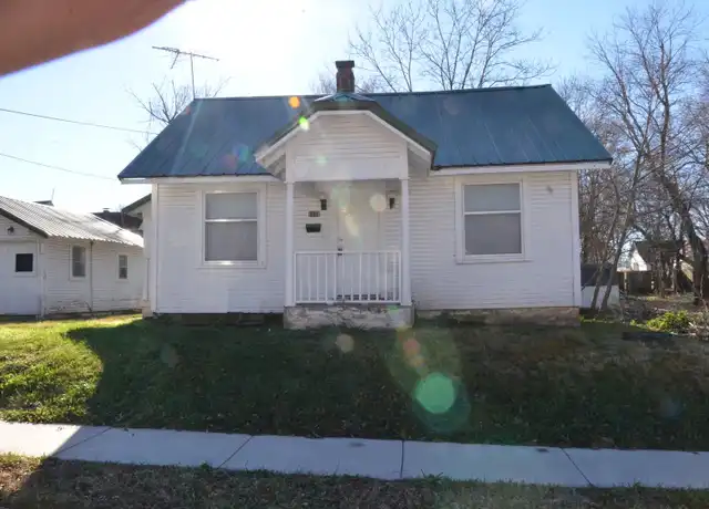 Property at 1112 W Harrison St, Springfield, MO, 65806, 2 beds, 1 bath, [object Object]