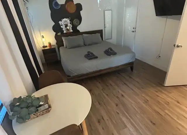 Property at 425 2nd St N Unit 11, St. Petersburg, FL, 33701, 1 bed, 1 bath, [object Object]