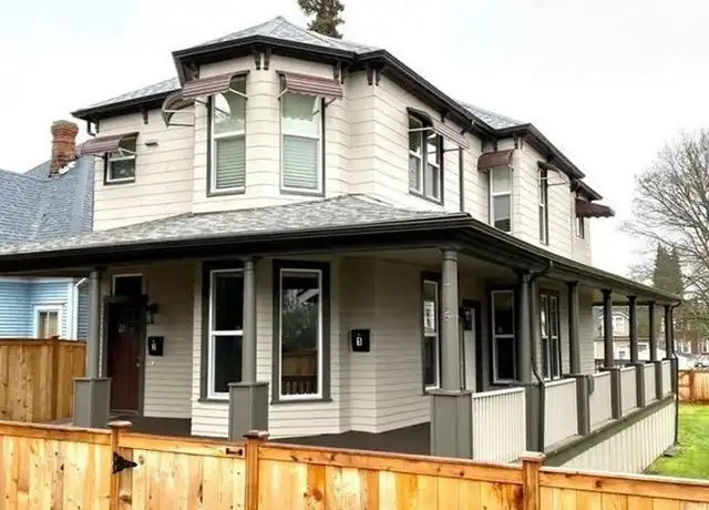Property at 715 S Sheridan Ave Unit 2, Tacoma, WA, 98405, 3 beds, 1 bath, [object Object]