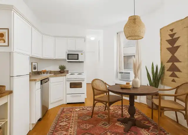 Property at 66 W 10th St Unit 4, New York, NY, 10011, 2 beds, 1 bath, [object Object]