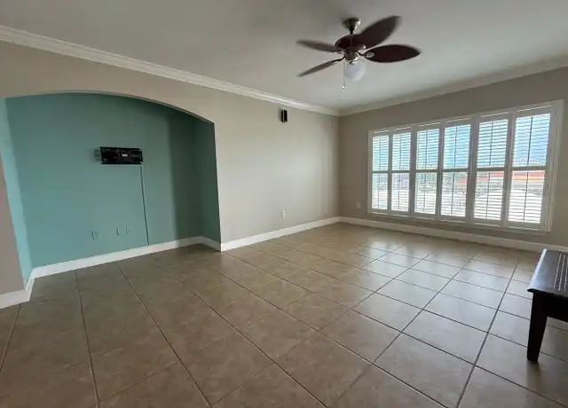 Property at 808 3rd Ave W, Bradenton, FL, 34205, 2 beds, 2 baths, [object Object]