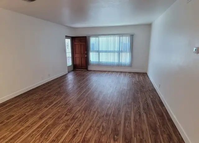 Property at 625 S Grevillea Ave Unit 4, Inglewood, CA, 90301, 2 beds, 1 bath, [object Object]