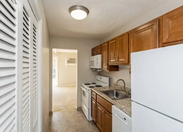Property at Arbor Commons - 35 Arbor Way, Ellington, CT, 06029, 1 bed, 1.5 baths, [object Object]