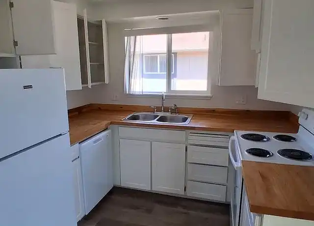 Property at Olive Park Avenue Apartments - 1729 Park Ave NE, Salem, OR, 97301, 2 beds, 1 bath, [object Object]