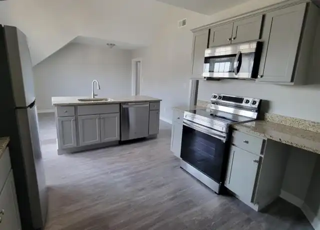 Property at 90 Stanley St, Fall River, MA, 02720, 3 beds, 1 bath, [object Object]