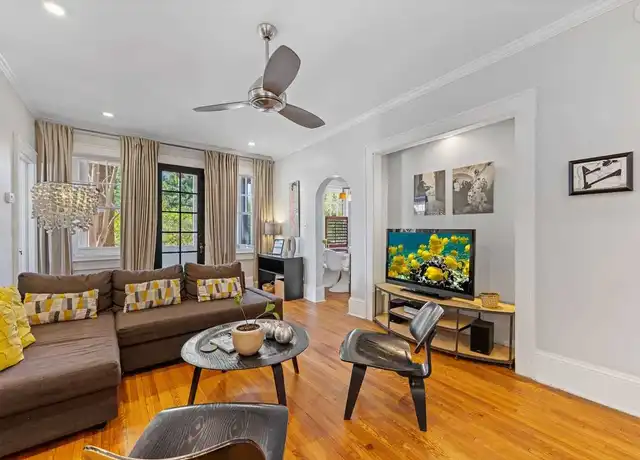 Property at Queens Road 500 - Queens Rd E Unit 1043771P, Charlotte, NC, 28207, 2 beds, 1 bath, [object Object]