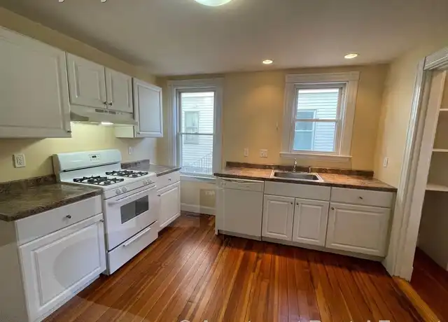 Property at 32 Pearson Rd Unit 1, Somerville, MA, 02144, 2 beds, 1 bath, [object Object]