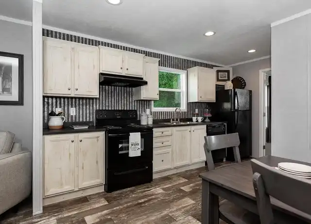 Property at Fifty One Estates - 5 Woods Ln, Elizabeth, PA, 15037, 3 beds, 2 baths, [object Object]