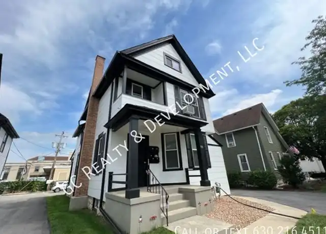 Property at 123 North West St Unit 1R, Wheaton, IL, 60187, 1 bed, 1 bath, [object Object]