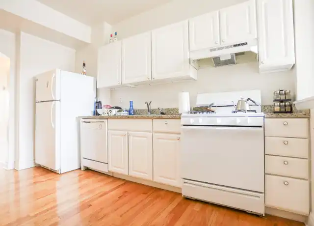 Property at 2810 N Halsted St Unit 2, Chicago, IL, 60657, 3 beds, 2 baths, [object Object]