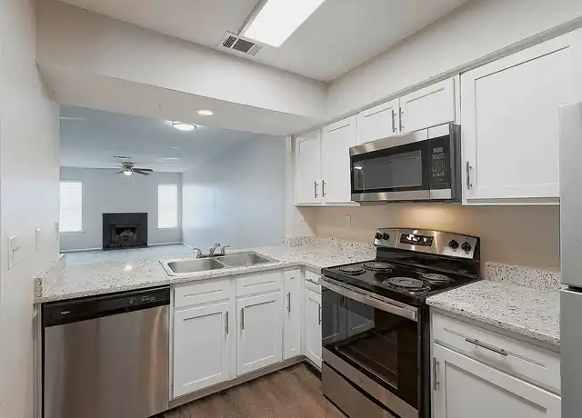 Property at Gazebo East - 185 Eastdale Rd S, Montgomery, AL, 36117, 1 bed, 1 bath, [object Object]