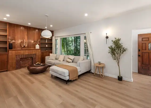 Property at 237 S Doheny Dr, Beverly Hills, CA, 90211, 2 beds, 2 baths, [object Object]