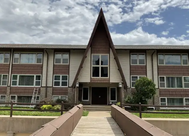 Property at 210 19th St NE Unit 2, Cedar Rapids, IA, 52402, 1 bed, 1 bath, [object Object]