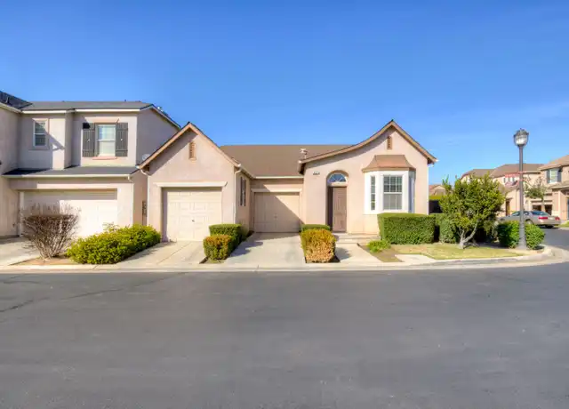 Property at 617 W Fontaine Ln, Clovis, CA, 93619, 2 beds, 2 baths, [object Object]