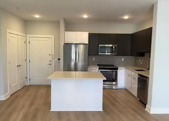 Property at 2150 N Central Rd Unit 311, Fort Lee, NJ, 07024, 1 bed, 1 bath, [object Object]