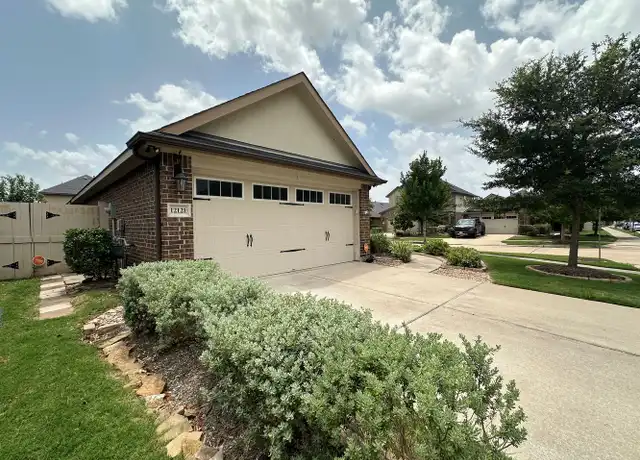 Property at 12121 City Trek Ln, Houston, TX, 77047, 3 beds, 2 baths, [object Object]