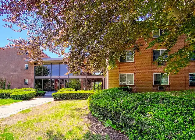 Photo of 711 Farmington Ave, West Hartford, CT 06119