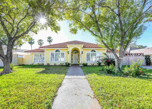 Property at 1014 King Ln, Laredo, TX, 78045, 3 beds, 2 baths, [object Object]