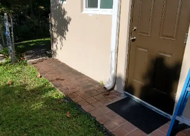 Property at 6744 SW 64th Pl, South Miami, FL, 33143, 1 bed, 1 bath, [object Object]