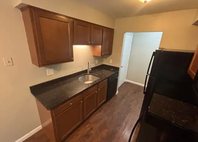 Property at 1 Valley Dr Unit 28-302, Mt Clemens, MI, 48043, 1 bed, 1 bath, [object Object]
