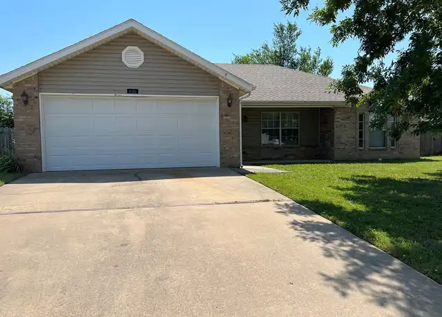 Property at 520 Walker St, Centerton, AR, 72719, 3 beds, 2 baths, [object Object]