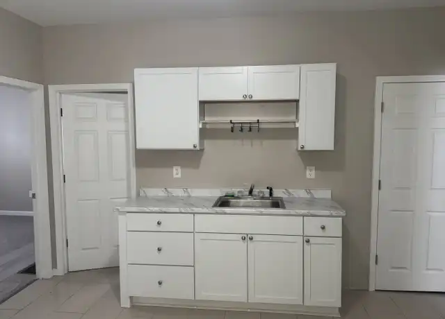 Property at 343 S 42nd St, Louisville, KY, 40212, 4 beds, 1 bath, [object Object]