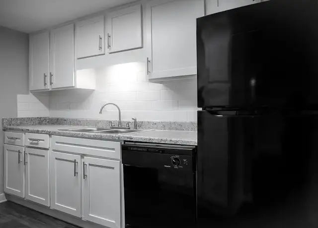 Photo of 7716 Sunrise Cir, Birmingham, AL 35210