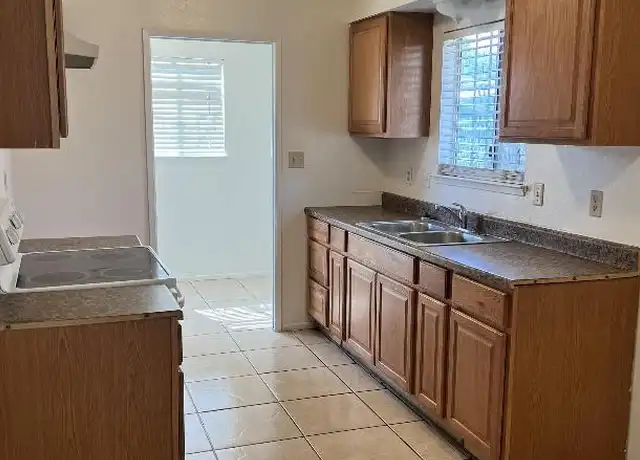 Property at 303 Fairfax Rd, Bakersfield, CA, 93306, 3 beds, 1 bath, [object Object]