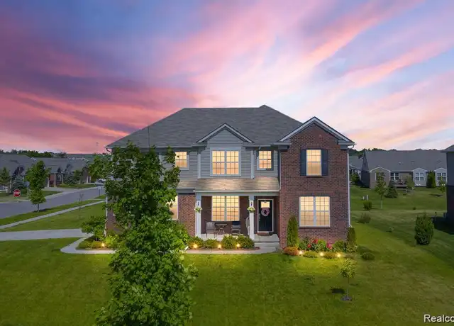 Property at 2017 Gunnison St, Lake Orion, MI, 48360, 4 beds, 2.5 baths, [object Object]