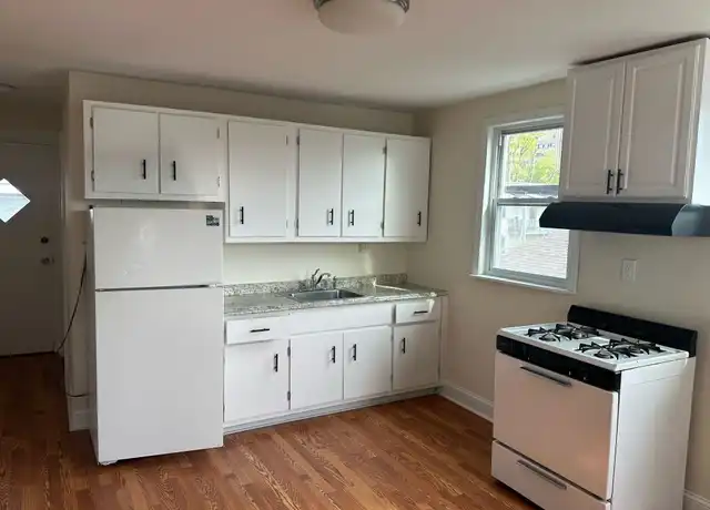 Property at 182 Sheridan St Unit 3, Bridgeport, CT, 06610, 2 beds, 1 bath, [object Object]