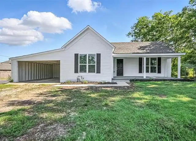 Property at 412 3rd St, Whitesboro, TX, 76273, 3 beds, 2 baths, [object Object]