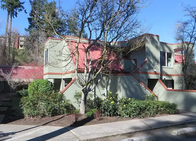 Photo of 1651 SE Lava Dr, Portland, OR 97222