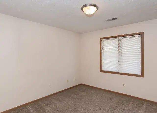Property at 921 Pius Ln Unit 917-1, Bettendorf, IA, 52722, 2 beds, 1 bath, [object Object]