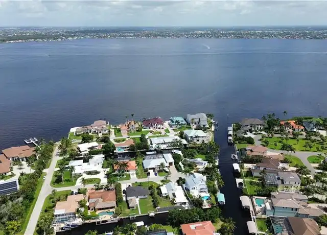Property at 12743 Brewster Dr, Fort Myers, FL, 33908, 4 beds, 3 baths, [object Object]