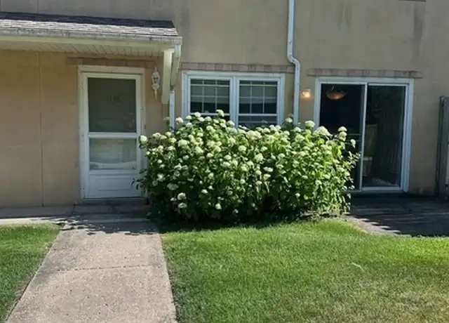 Property at 1186 Greenwood Cir, Woodstock, IL, 60098, 2 beds, 1.5 baths, [object Object]