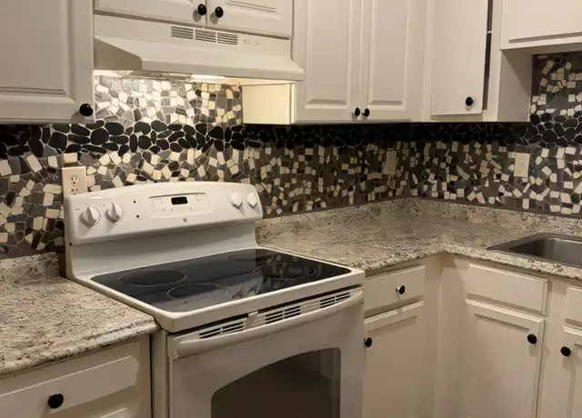 Property at 3609 Woodbriar Cir, Tucker, GA, 30084, 2 beds, 2 baths, [object Object]