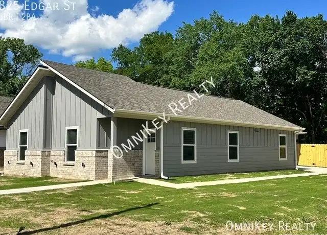 Property at 825 Edgar St, Greenville, TX, 75401, 3 beds, 2 baths, [object Object]