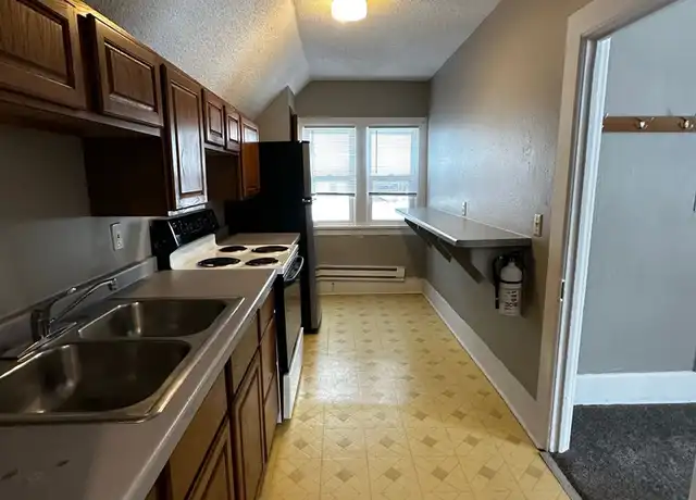 Property at WH1820 - 1820 Whipple St, Eau Claire, WI, 54703, 1 bed, 1 bath, [object Object]