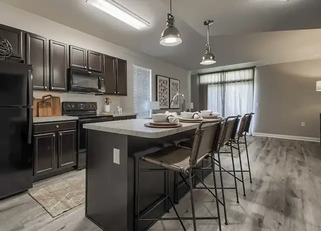 Property at Cortland Northlake - 7205 Northlake Summit Dr, Sunbury, OH, 43074, 1 bed, 1 bath, [object Object]