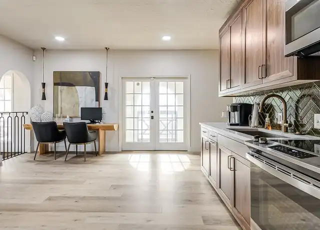 Property at Barcelona Apartments - 5160 S Yale Ave, Tulsa, OK, 74135, 1-2 bed, 1-2 bath, [object Object]