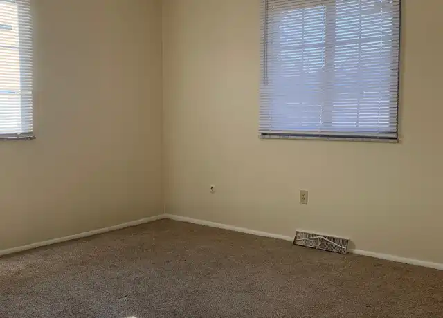 Property at 4300 Fair Oaks Rd Unit 7, Dayton, OH, 45405, 2 beds, 1 bath, [object Object]