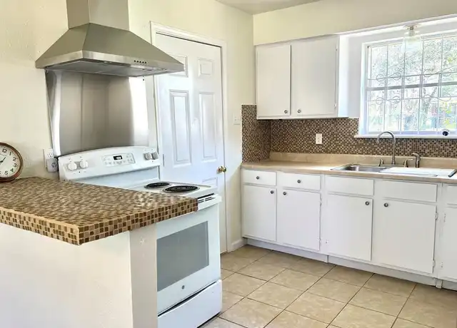 Property at 3514 Sparrow St, Houston, TX, 77051, 2 beds, 1 bath, [object Object]