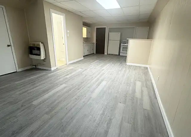 Property at 616 E Chandler Ave Unit D, Evansville, IN, 47713, 0 beds, 1 bath, [object Object]
