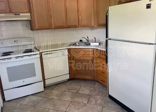 Property at 103 E Sunrise Dr, Belton, MO, 64012, 2 beds, 1 bath, [object Object]