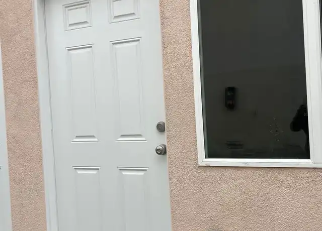 Property at 827 W Colden Ave Unit 825 1/2, Los Angeles, CA, 90044, 2 beds, 1 bath, [object Object]