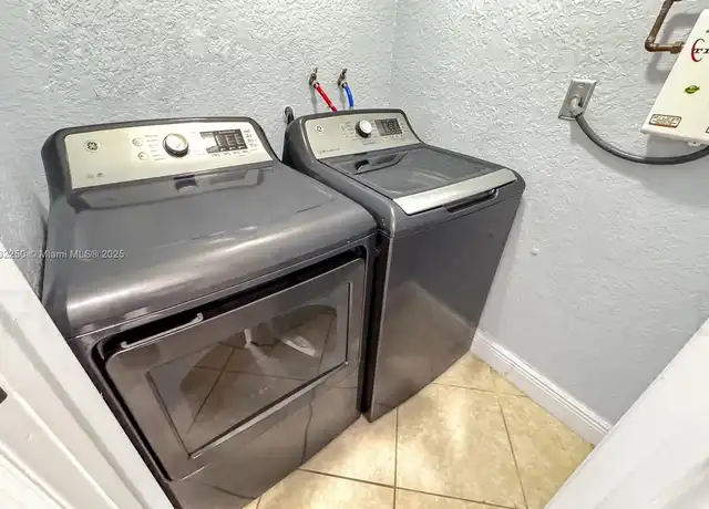 Property at 2631 N 72nd Way, Hollywood, FL, 33024, 2 beds, 2 baths, [object Object]