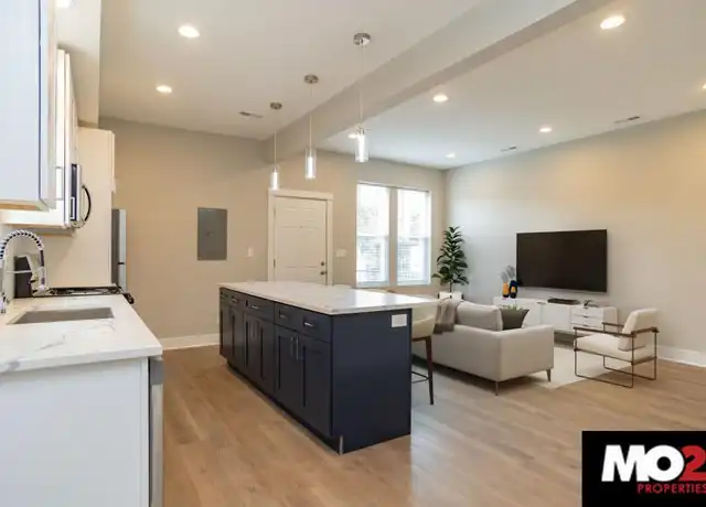 Property at 2134 W Iowa St, Chicago, IL, 60622, 1 bed, 1 bath, [object Object]